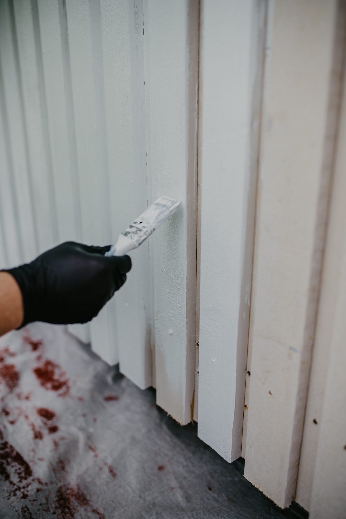 Detaljmålning träpanel